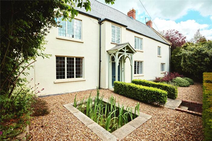 5 Bedroom Detached House For Sale In West Street, Earls Barton, Northampton, Northamptonshire, NN6