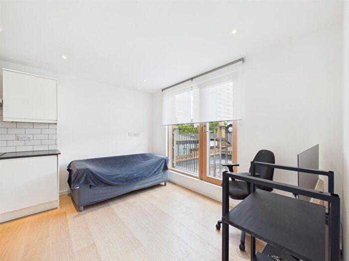1 Bedroom Apartment To Rent In William Place, Bow, E3