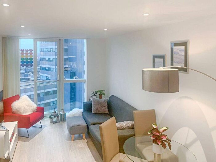 1 Bedroom Flat To Rent In Pinnacle Apartments, East Croydon, Croydon, CR0