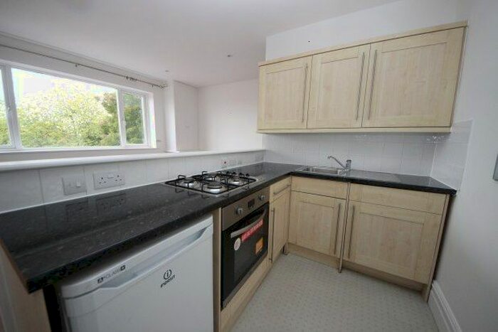 2 Bedroom Flat To Rent In The Square, Guildford, GU2