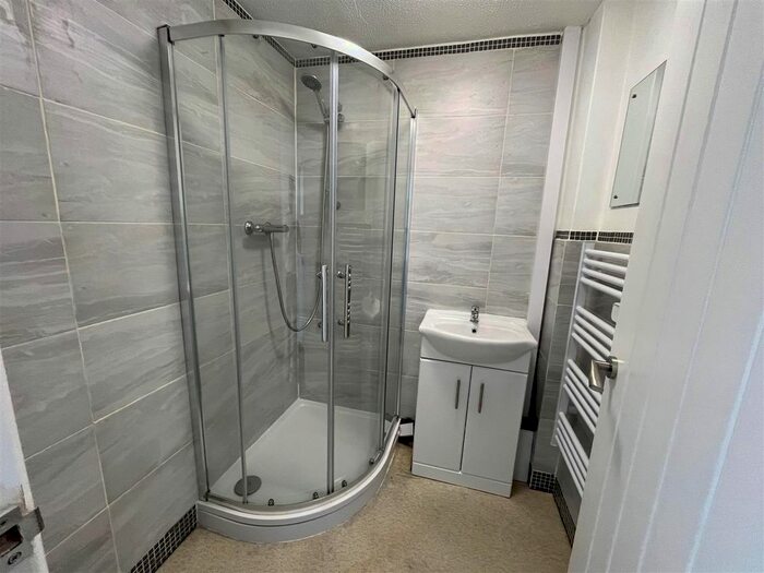 1 Bedroom Studio To Rent In St. Winefrides Road, Littlehampton, BN17