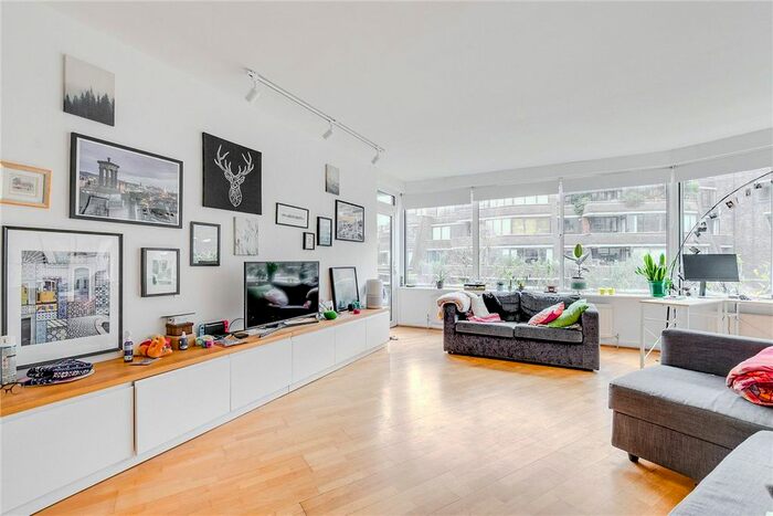 2 Bedroom Flat To Rent In Stevenage Road, London, SW6