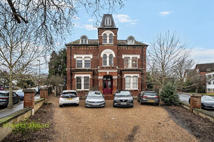 2 Bedroom Flat To Rent In Birdhurst Road, South Croydon, CR2