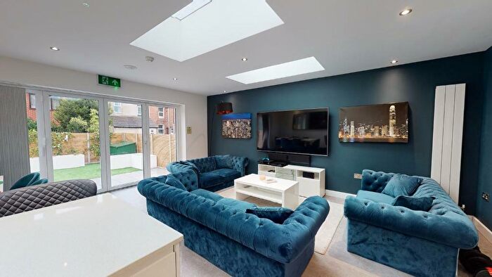 6 Bedroom Flat To Rent In Beeston Road, Dunkirk, Nottingham, NG7