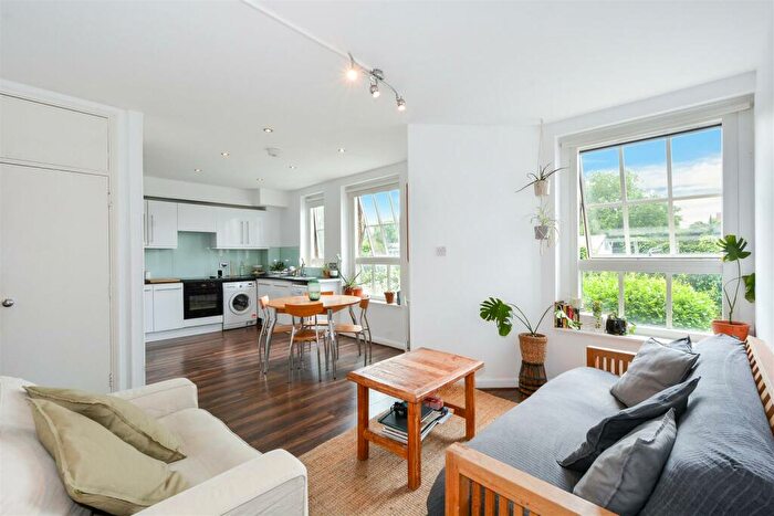 3 Bedroom Flat To Rent In Wilmot Street, London, E2