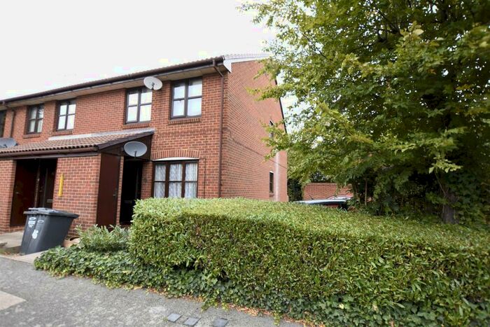 1 Bedroom Flat To Rent In Cooper Close, Greenhithe, DA9