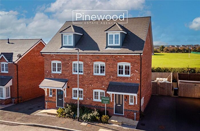 4 Bedroom Semi-Detached House For Sale In Clos Trillo, Oakenholt, Flint, CH6