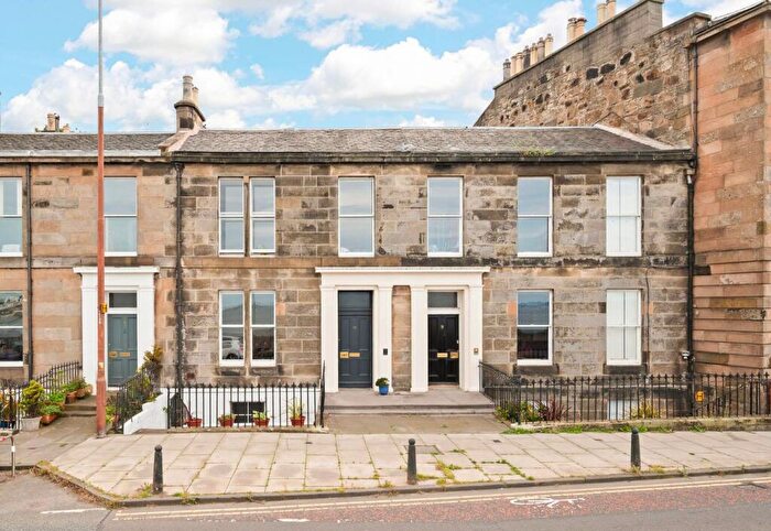 1 Bedroom Flat For Sale In Trinity Crescent, Trinity, Edinburgh, EH5