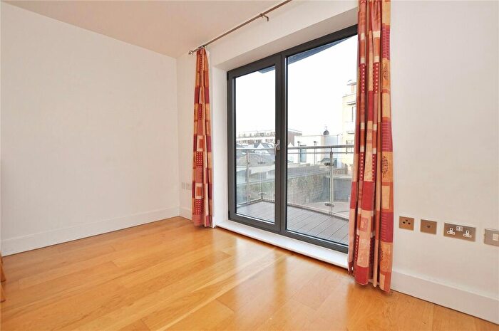 2 Bedroom Apartment For Sale In Trinity Gate, Epsom Road, Guildford, Surrey, GU1