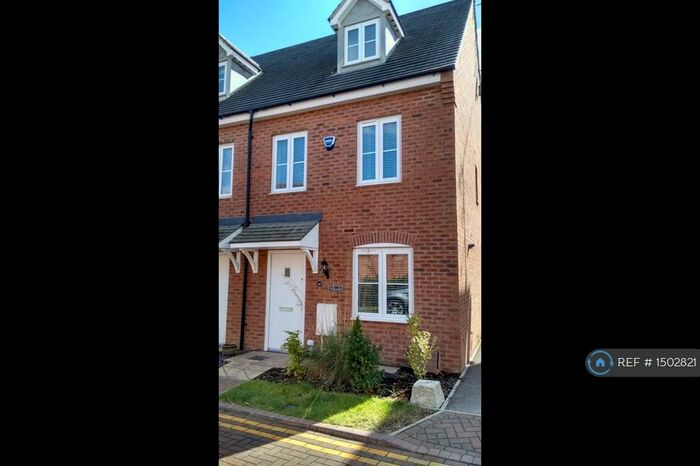 3 Bedroom Terraced House To Rent In Plover Road, Leighton Buzzard, LU7