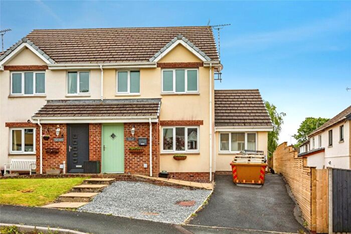 4 Bedroom Semi-Detached House For Sale In Bryn Deri Close, Adpar, Newcastle Emlyn, Ceredigion, SA38