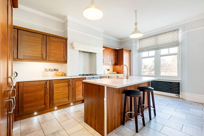 2 Bedroom Flat For Sale In Belvedere Road, Redland, Bristol, BS6