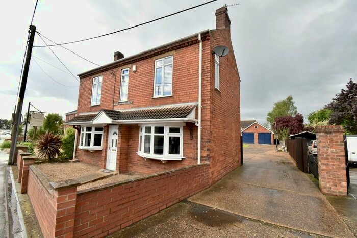 4 Bedroom Detached House For Sale In Lincoln Road, Saxilby, Lincoln, LN1