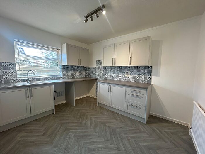 2 Bedroom Flat To Rent In Banwell Court, Swansea, SA6