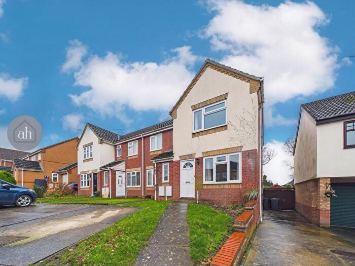 2 Bedroom End Of Terrace House For Sale In Howes Avenue, Thurston, IP31