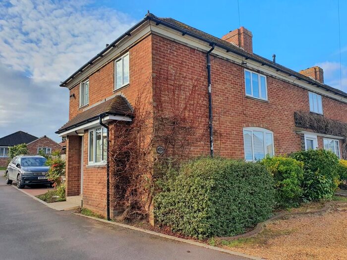 4 Bedroom End Of Terrace House To Rent In Hinksley Road, Flitwick, MK45