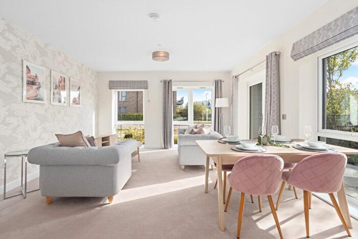 2 Bedroom Apartment For Sale In The Beacons, Chelmsford, Essex, CM1
