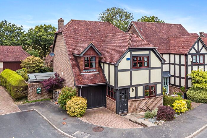 4 Bedroom Detached House For Sale In Court Meadow Close, Crowborough, TN6