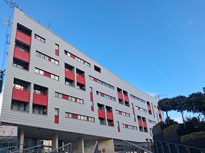 3 Bedroom Flat For Sale In Drayton Park, London, N5