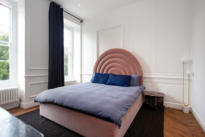 2 Bedroom Character Property For Sale In Chalk Lane, Epsom, KT18