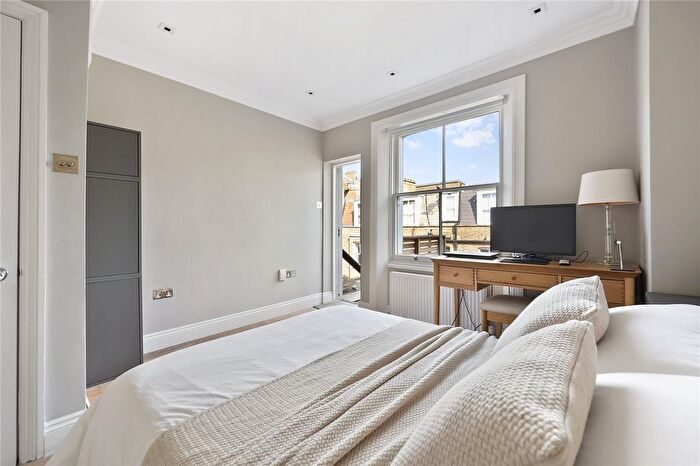 1 Bedroom Flat For Sale In Gordon Place, Kensington, W8