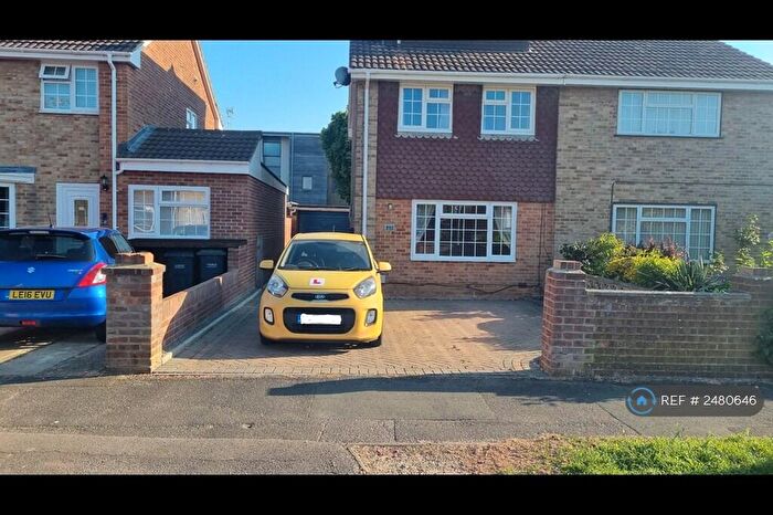 4 Bedroom Semi-Detached House To Rent In Spencer Drive, Lee-On-The-Solent, PO13
