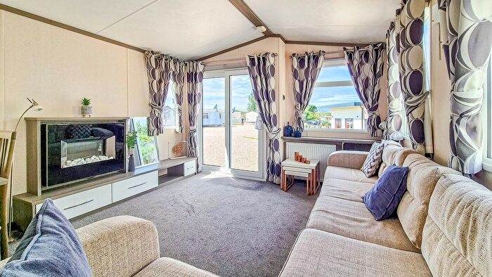 2 Bedroom Mobile/park Home For Sale In Lossiemouth, IV31
