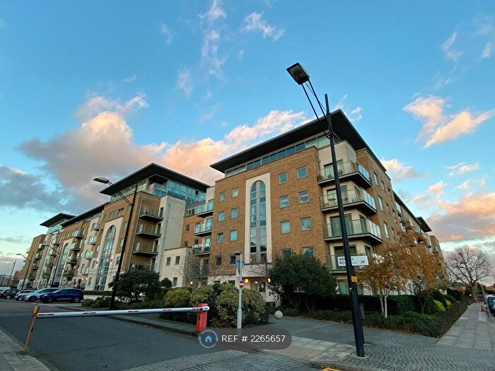 2 Bedroom Flat To Rent In Royal Arsenal Woolwich, London, SE18