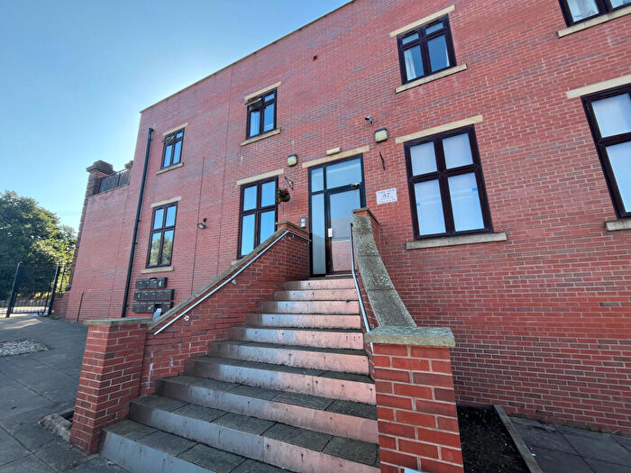 2 Bedroom Apartment To Rent In Cardigan Lane, Leeds, West Yorkshire, LS4