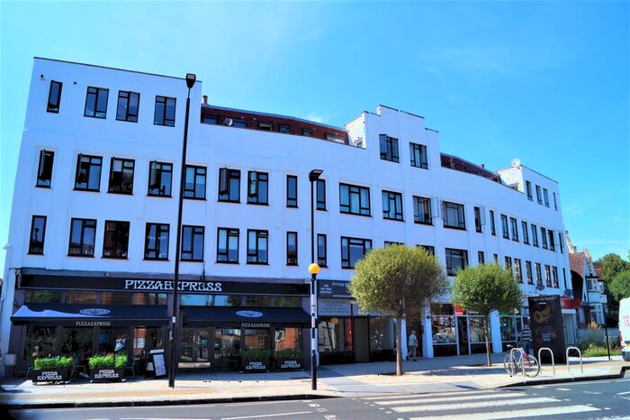 3 Bedroom Flat To Rent In Green Lanes, London, N21