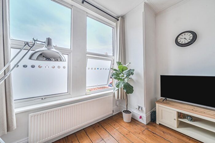 1 Bedroom Flat For Sale In Haven Lane, London, W5
