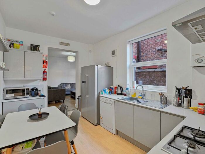 6 Bedroom Terraced House To Rent In Furness Road, Fallowfield, M14