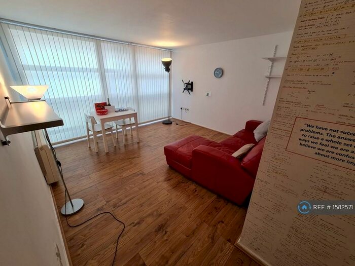 2 Bedroom Flat To Rent In The Grove, Stratford, E15