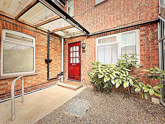 2 Bedroom Maisonette To Rent In Park Road West Bedford, MK41