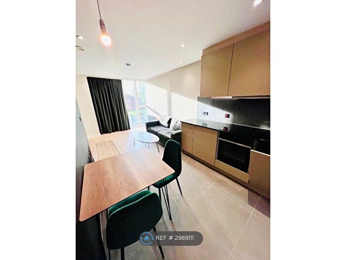 1 Bedroom Flat To Rent In Spinners Way, Manchester, M15