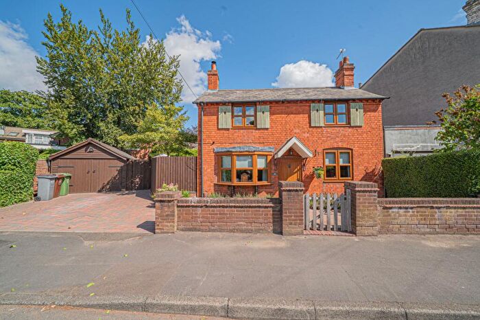 2 Bedroom Cottage For Sale In School Road, Shirley, B90
