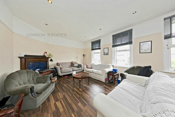 3 Bedroom Maisonette To Rent In Gunnersbury Lane, Acton, W3