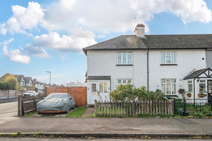 3 Bedroom End Terrace House To Rent In Cavendish Road, Sunbury-On-Thames, TW16