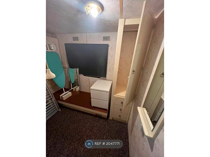 2 Bedroom Mobile/park Home To Rent In Commonfield Lane, Wokingham, RG40