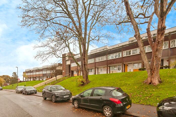 1 Bedroom Maisonette For Sale In Sylvan Road, London, SE19