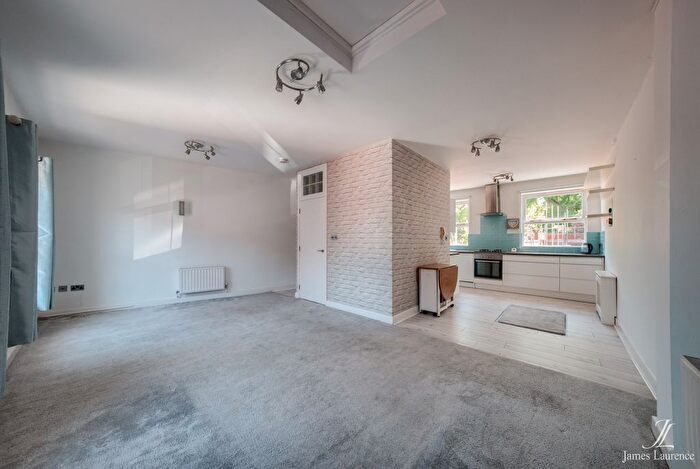 2 Bedroom Flat To Rent In St Michael's Court, Warstone Parade East, Jewellery Quarter, B18