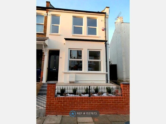 4 Bedroom Semi-Detached House To Rent In Hertford Road, London, N2