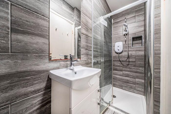 1 Bedroom Flat To Rent In Finborough Road, Earls Court, London, SW10