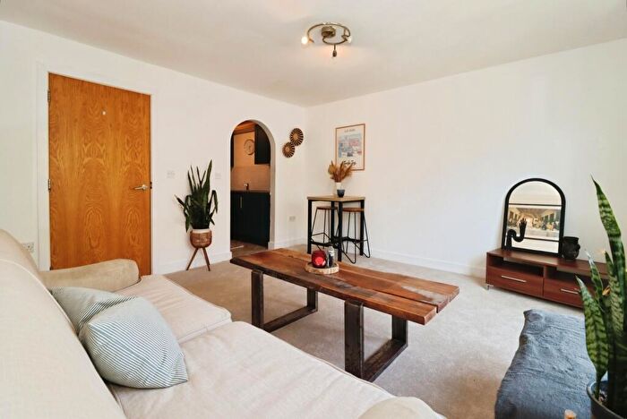 2 Bedroom Flat For Sale In Clarence Road, Kingswood, Bristol, BS15