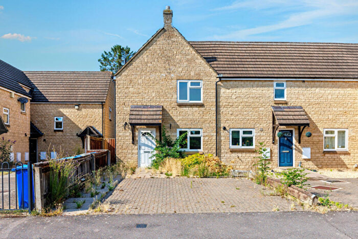 3 Bedroom Terraced House For Sale In Croxford Gardens, Kidlington, Oxfordshire, OX5