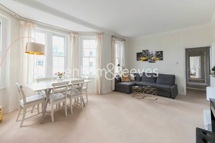3 Bedroom Flat To Rent In Pitt Street, Kensington, W8