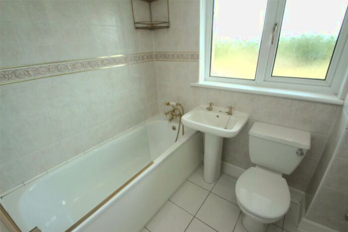 2 Bedroom Semi-Detached House For Sale In Ayr Drive, Airdrie, ML6