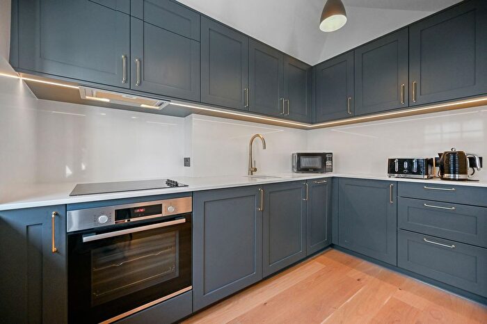 1 Bedroom Flat To Rent In George Street, Marylebone Village, London, W1U