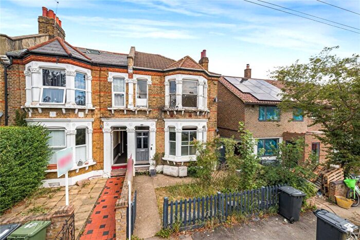 1 Bedroom Apartment To Rent In Whitbread Road, London, SE4