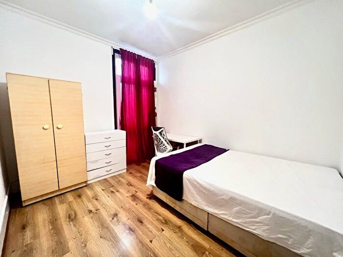 5 Bedroom Terraced House To Rent In Seventh Avenue, London, E12